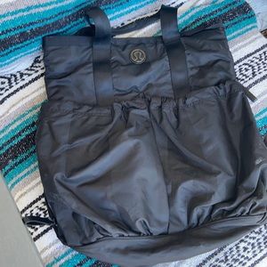 Lululemon Large Tote bag with ALL THE POCKETS!